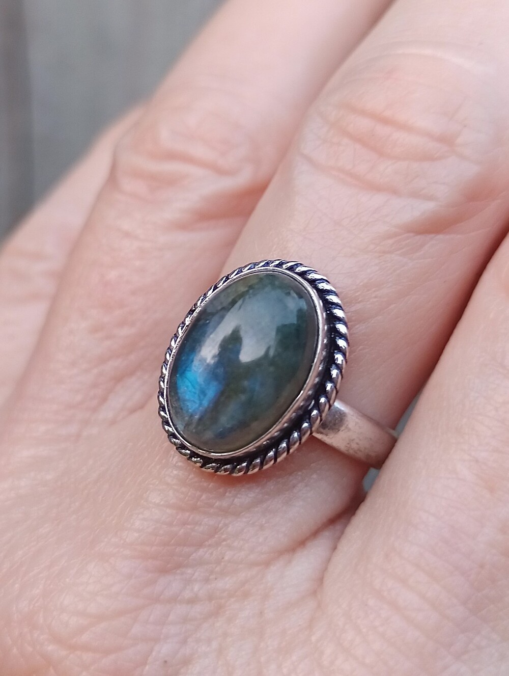 Natural Blue Flash Oval Labradorite Gemstone Dainty Silver Ring Sz 7.75